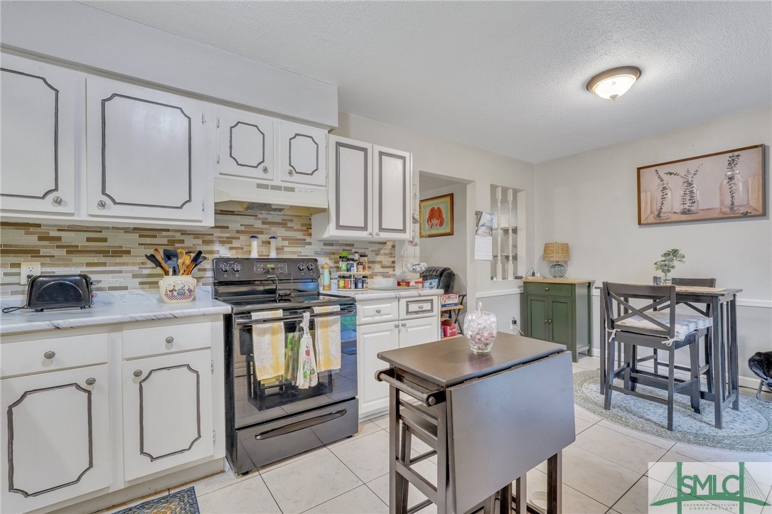 1098 Live Oak Drive