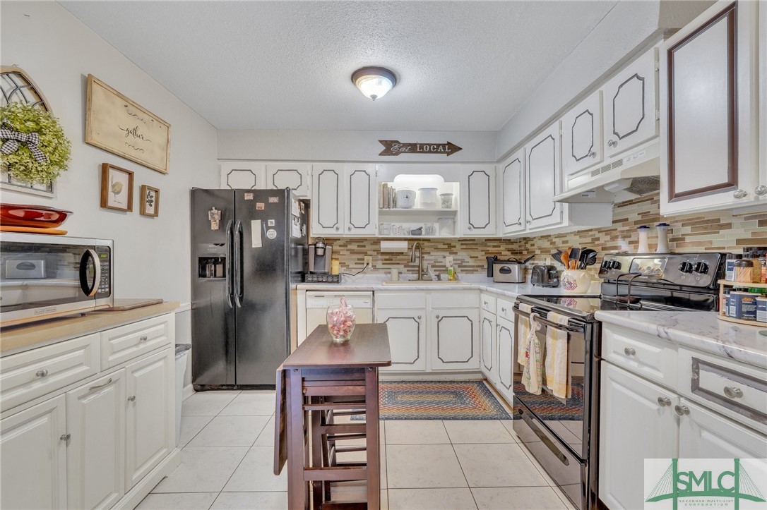 1098 Live Oak Drive