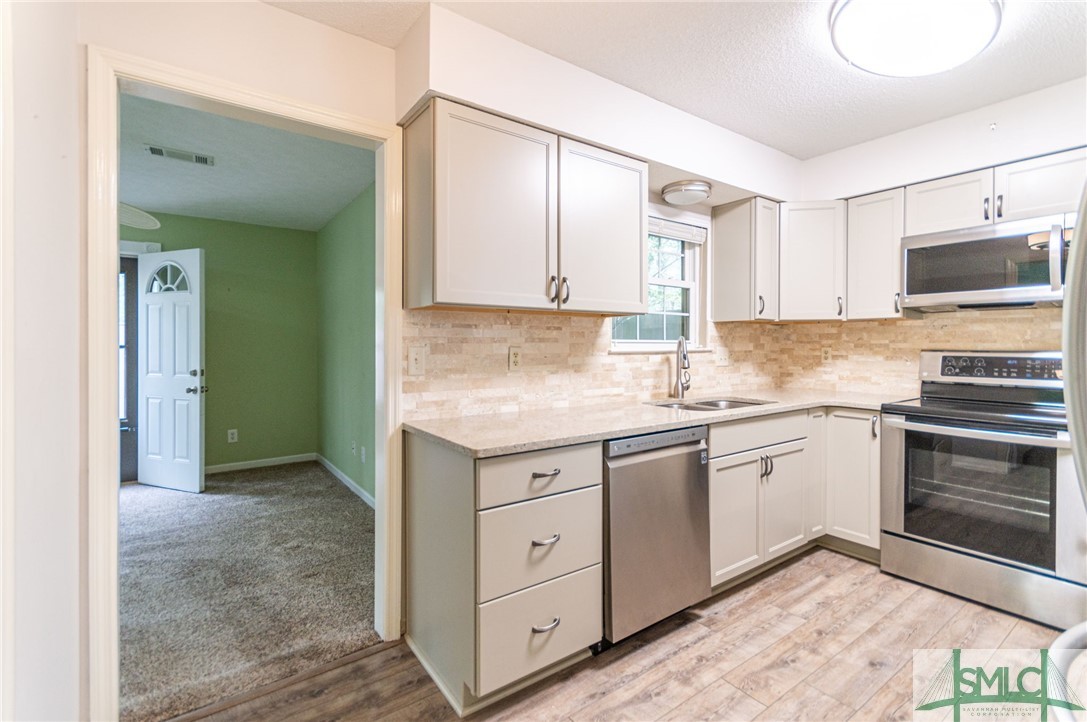 2 Hidden Lake Court