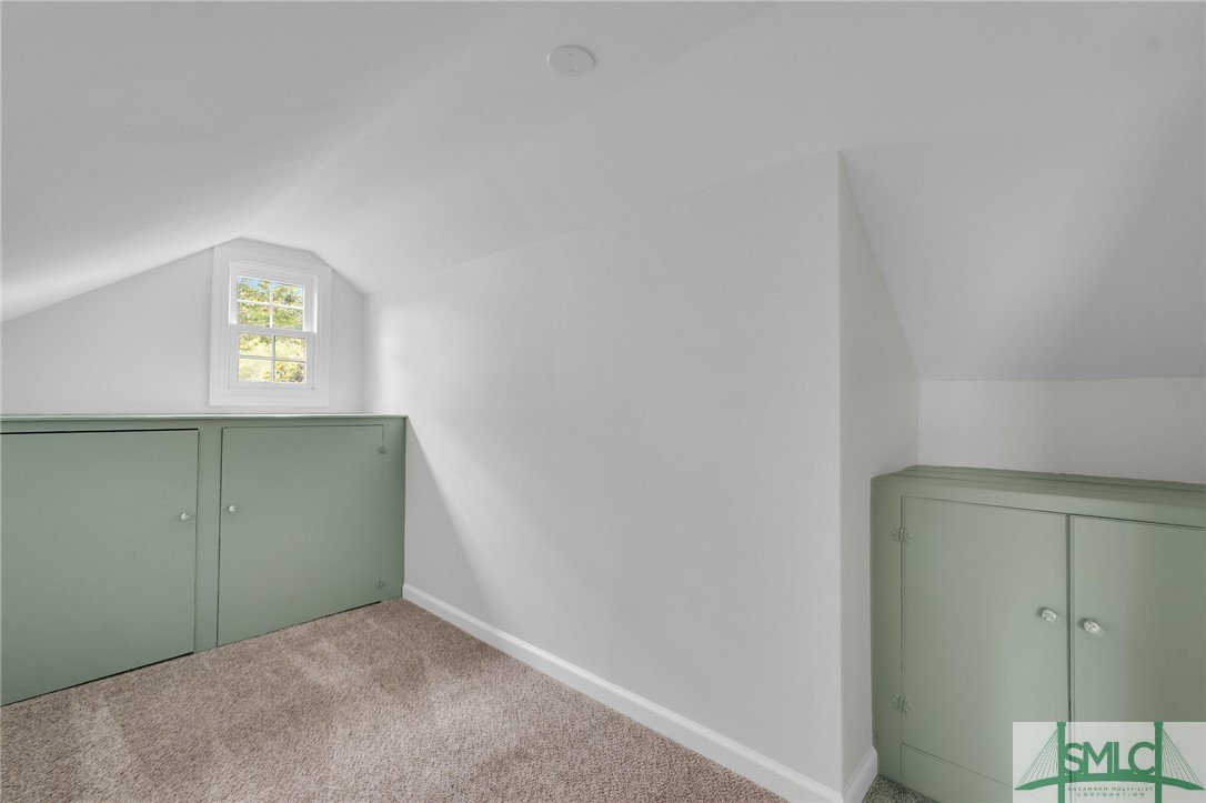 516 E 53rd Street