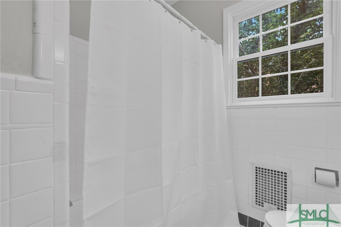 516 E 53rd Street
