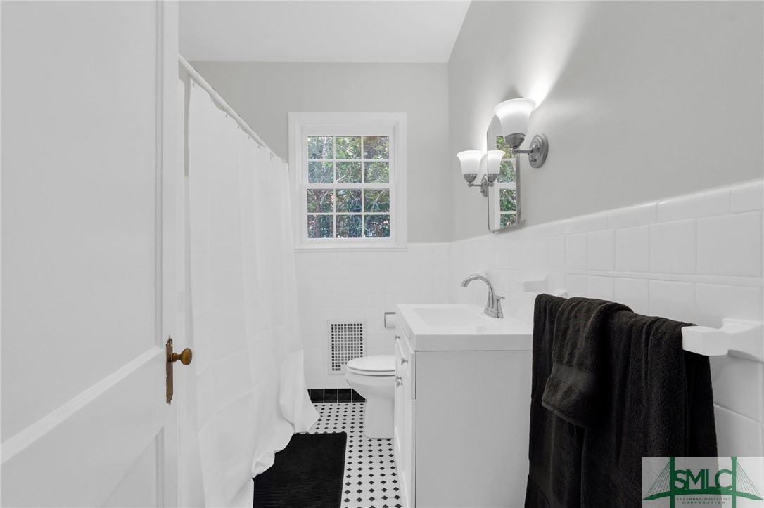 516 E 53rd Street