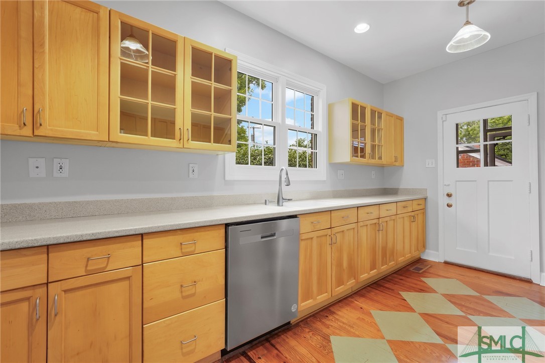 516 E 53rd Street