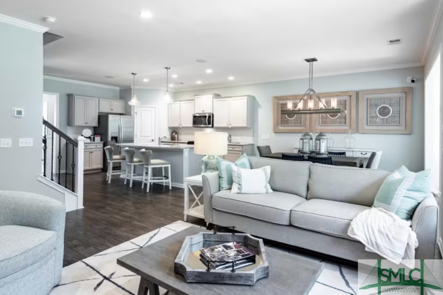 300 Monterey Loop