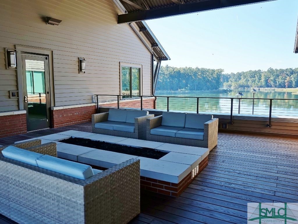 300 Monterey Loop