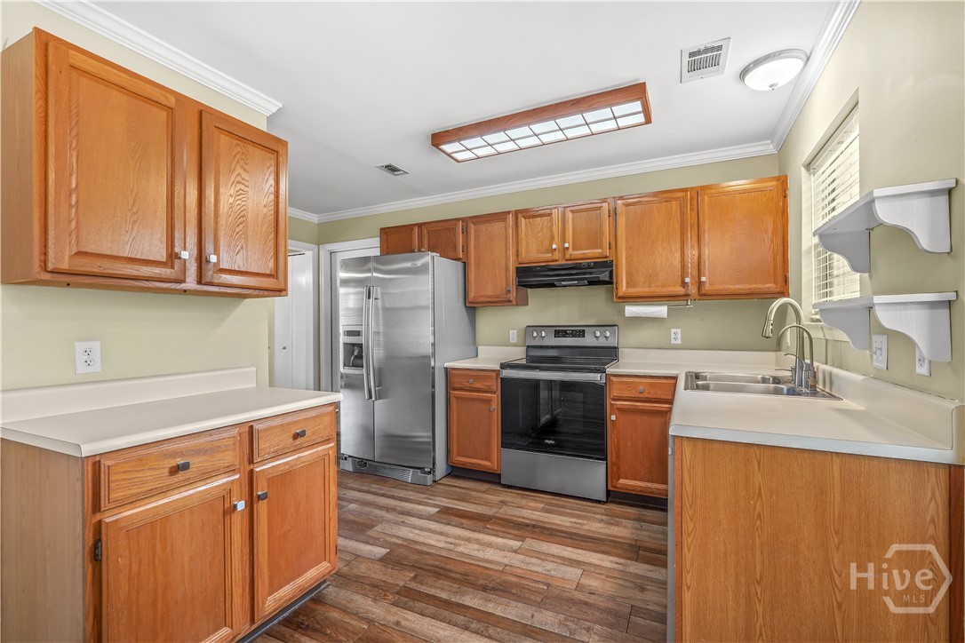 546 Pointe South Drive