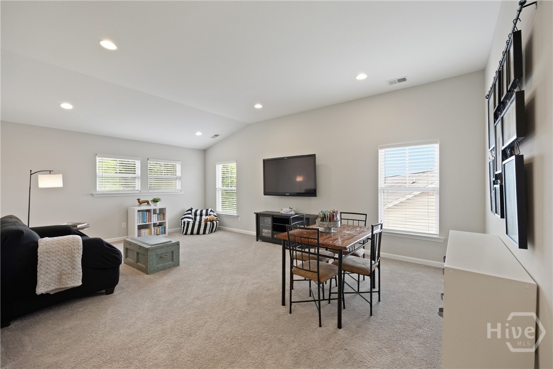 196 Willow Point Circle