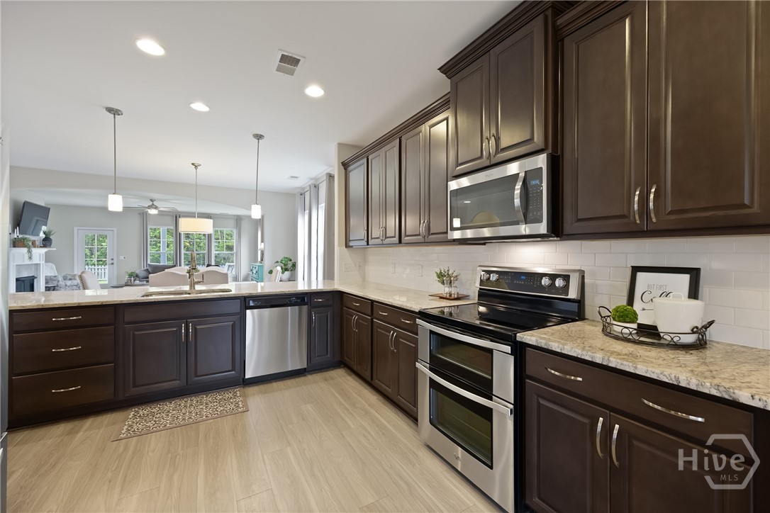 196 Willow Point Circle