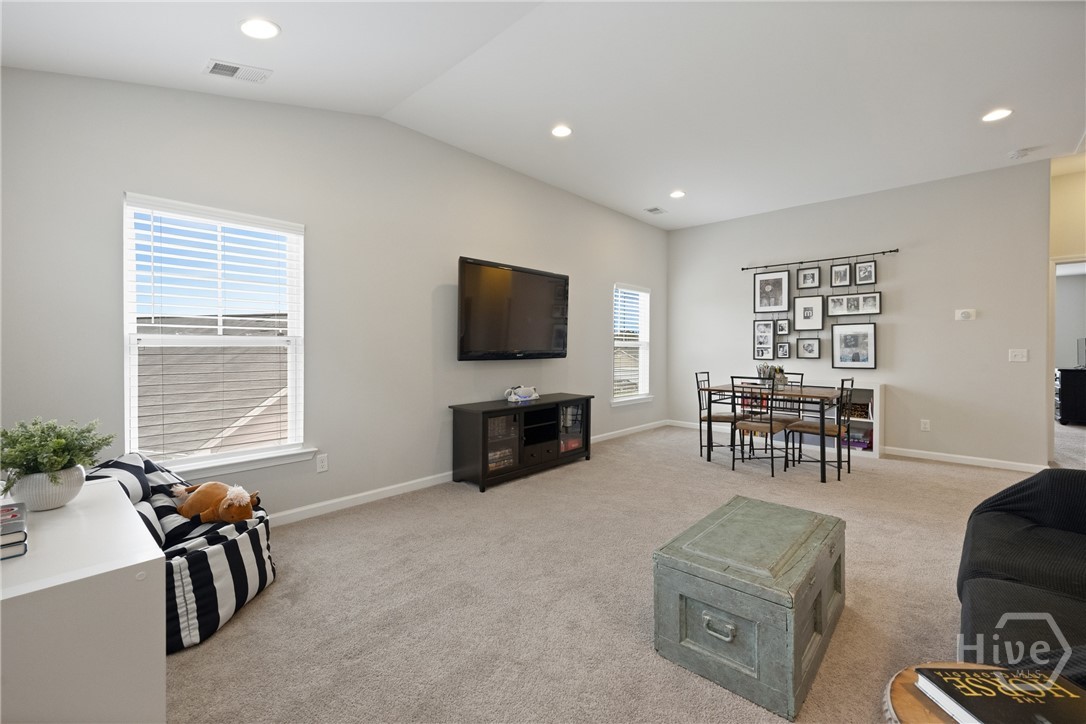 196 Willow Point Circle