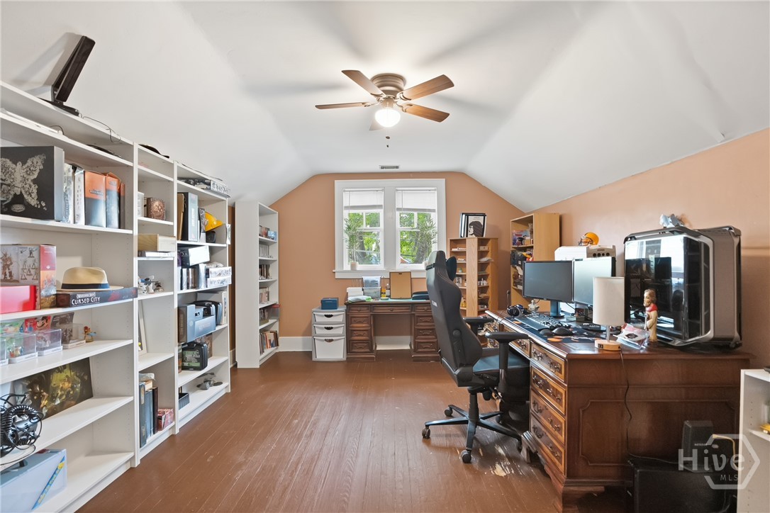 535 E 44th Street