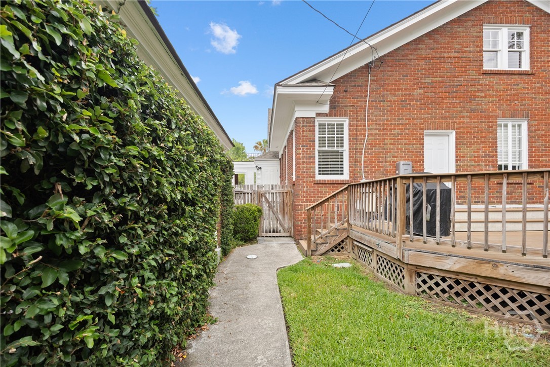 535 E 44th Street