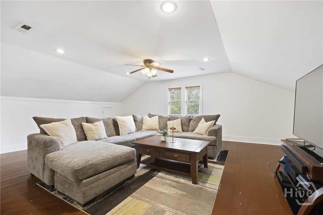 535 E 44th Street