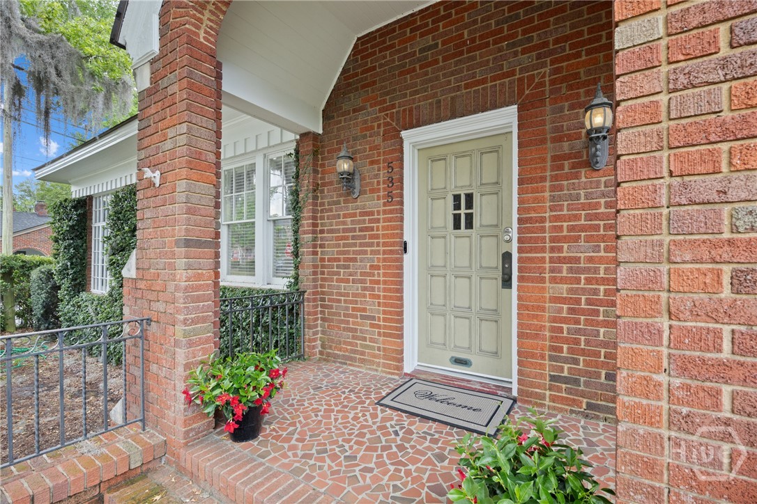 535 E 44th Street