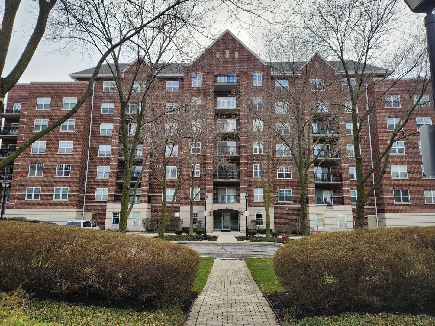 410 W Mahogany Court Unit: 703