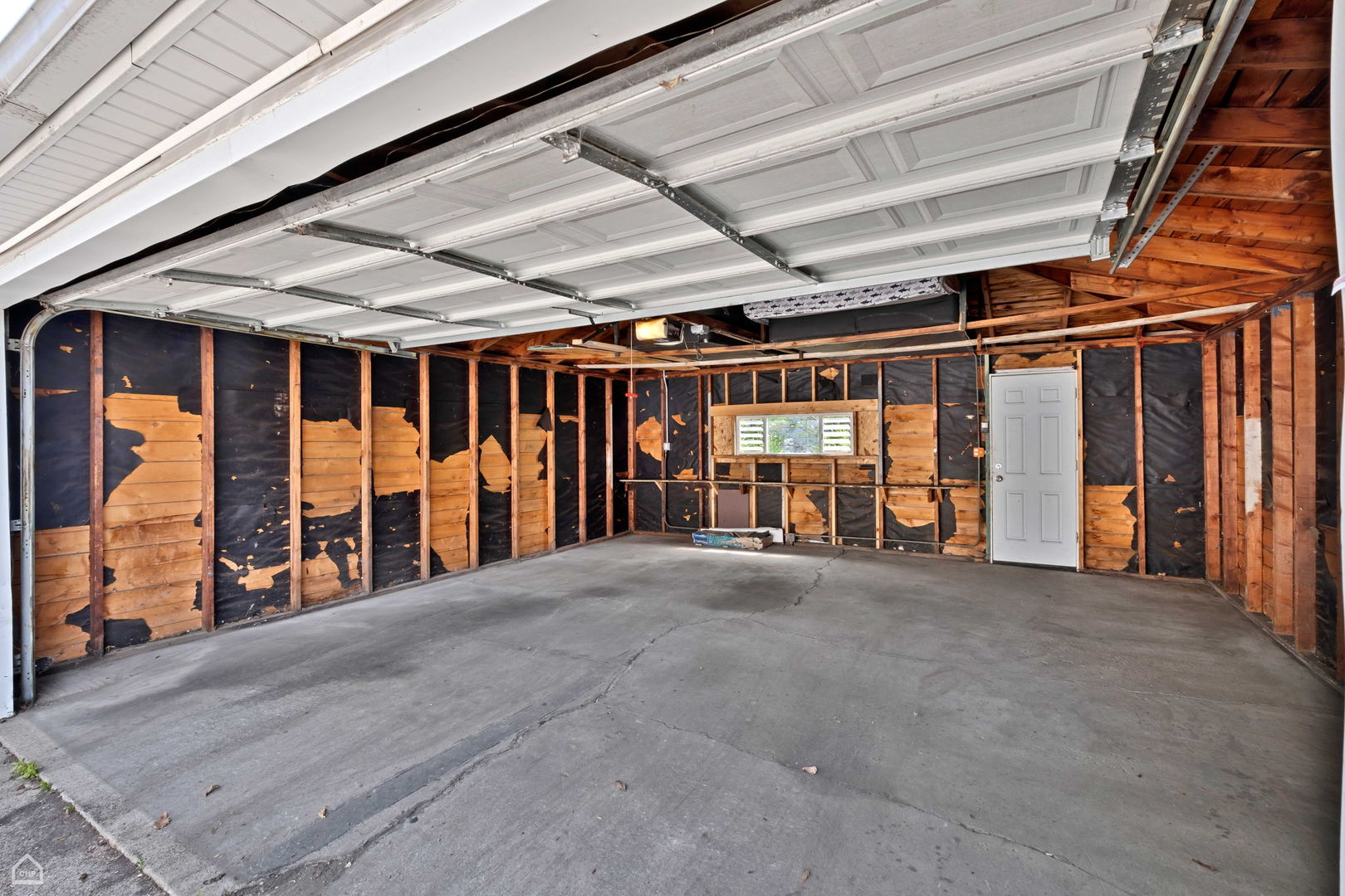 4042 N Kenneth Avenue