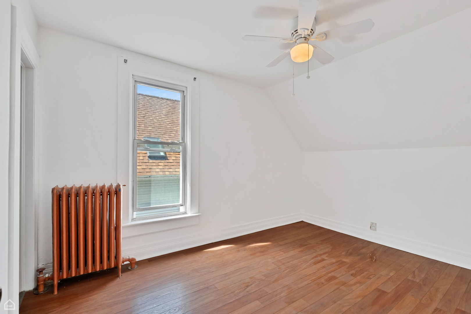 4042 N Kenneth Avenue