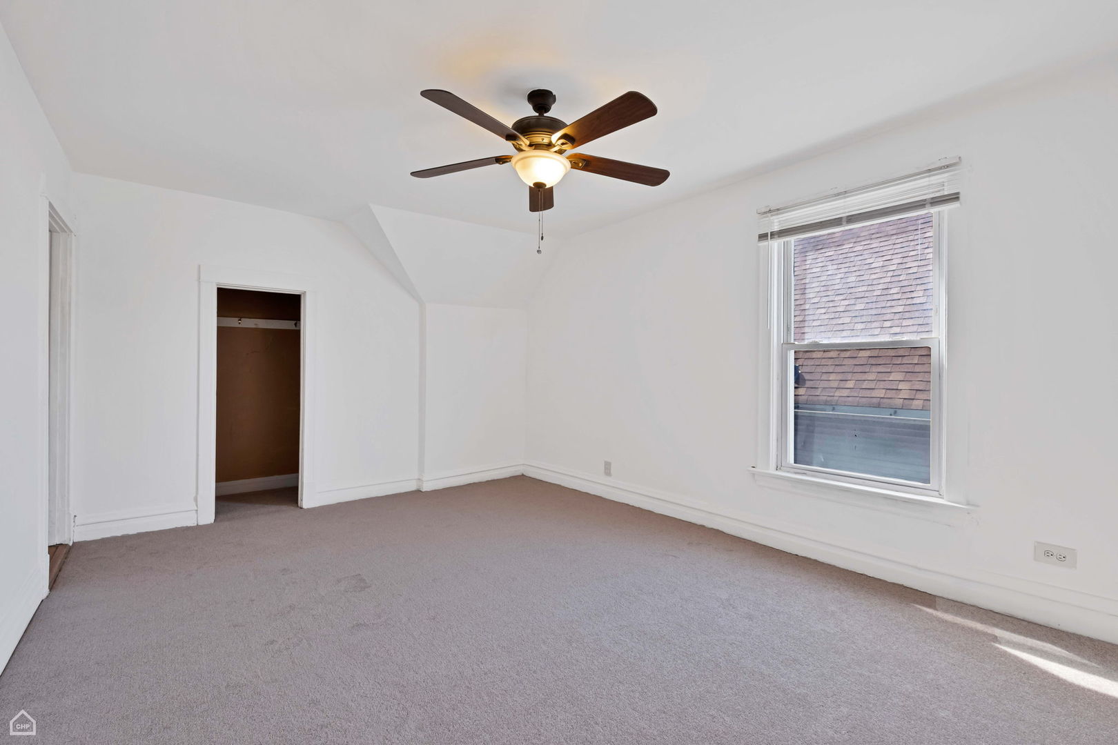 4042 N Kenneth Avenue