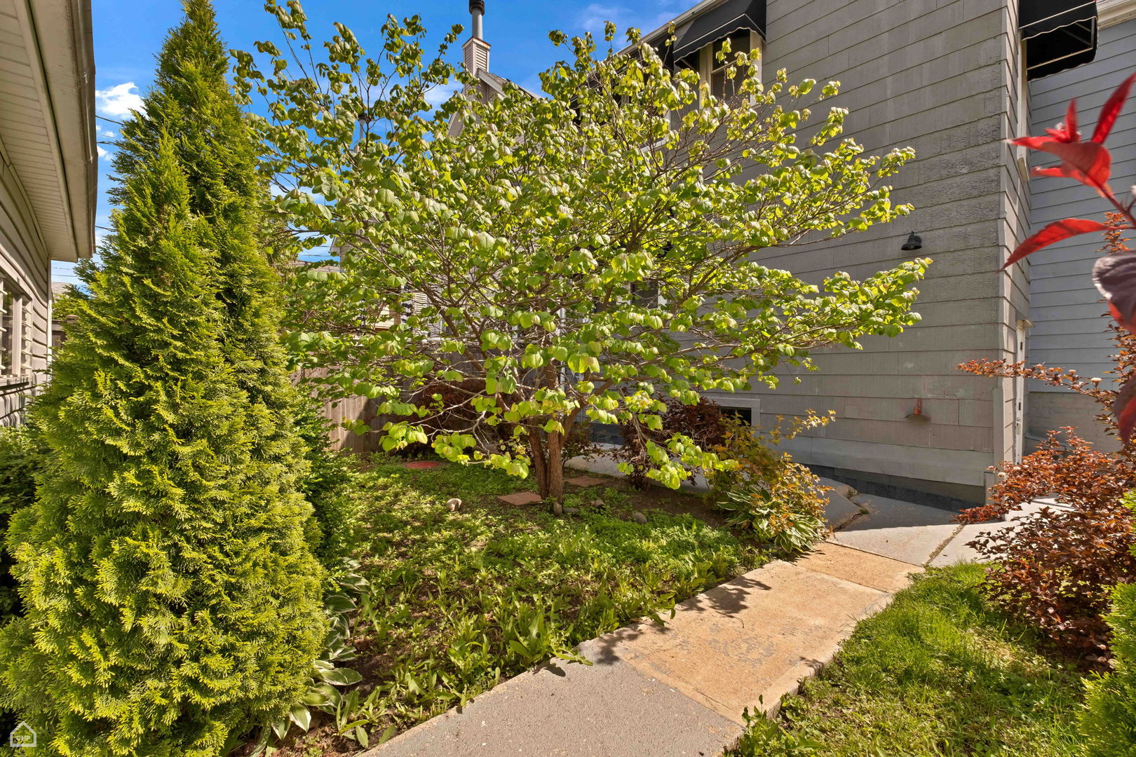 4042 N Kenneth Avenue