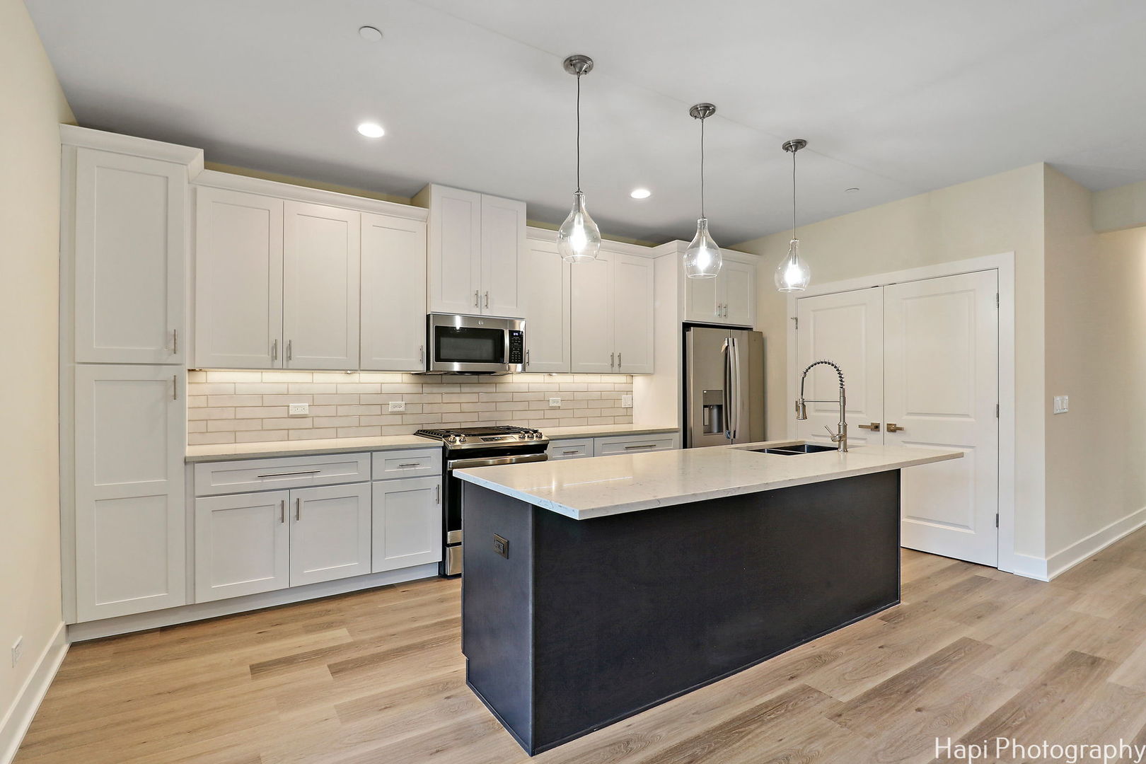 319 S Glendale Avenue Unit: 202