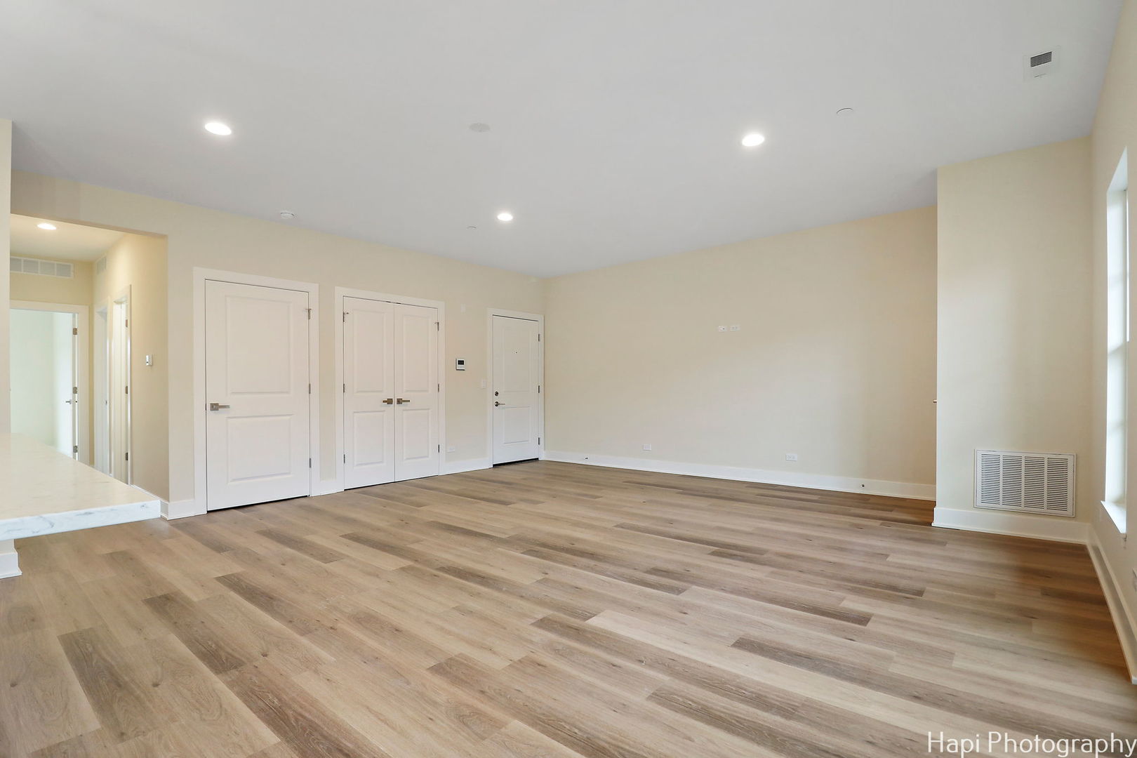 319 S Glendale Avenue Unit: 202