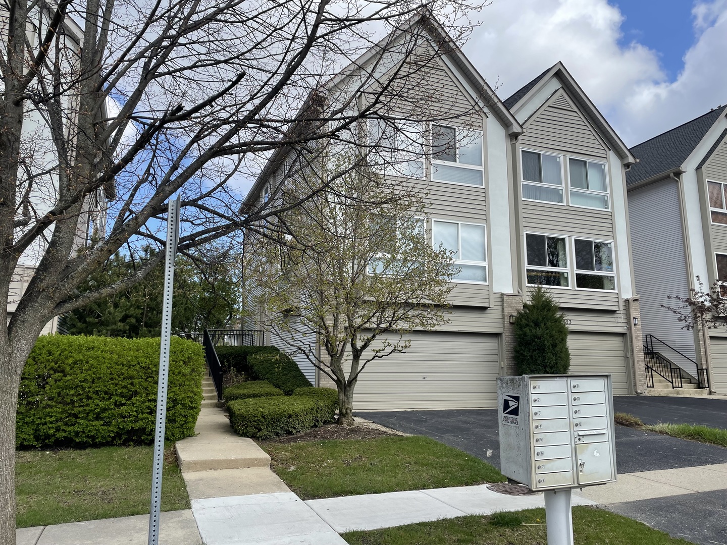 621 Diamond Pointe Drive