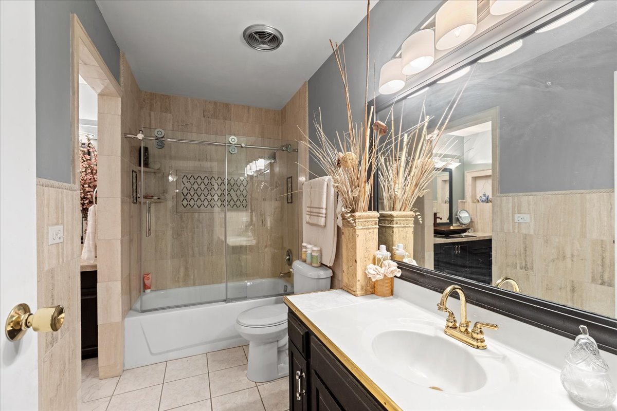 1400 N Pepper Tree Drive