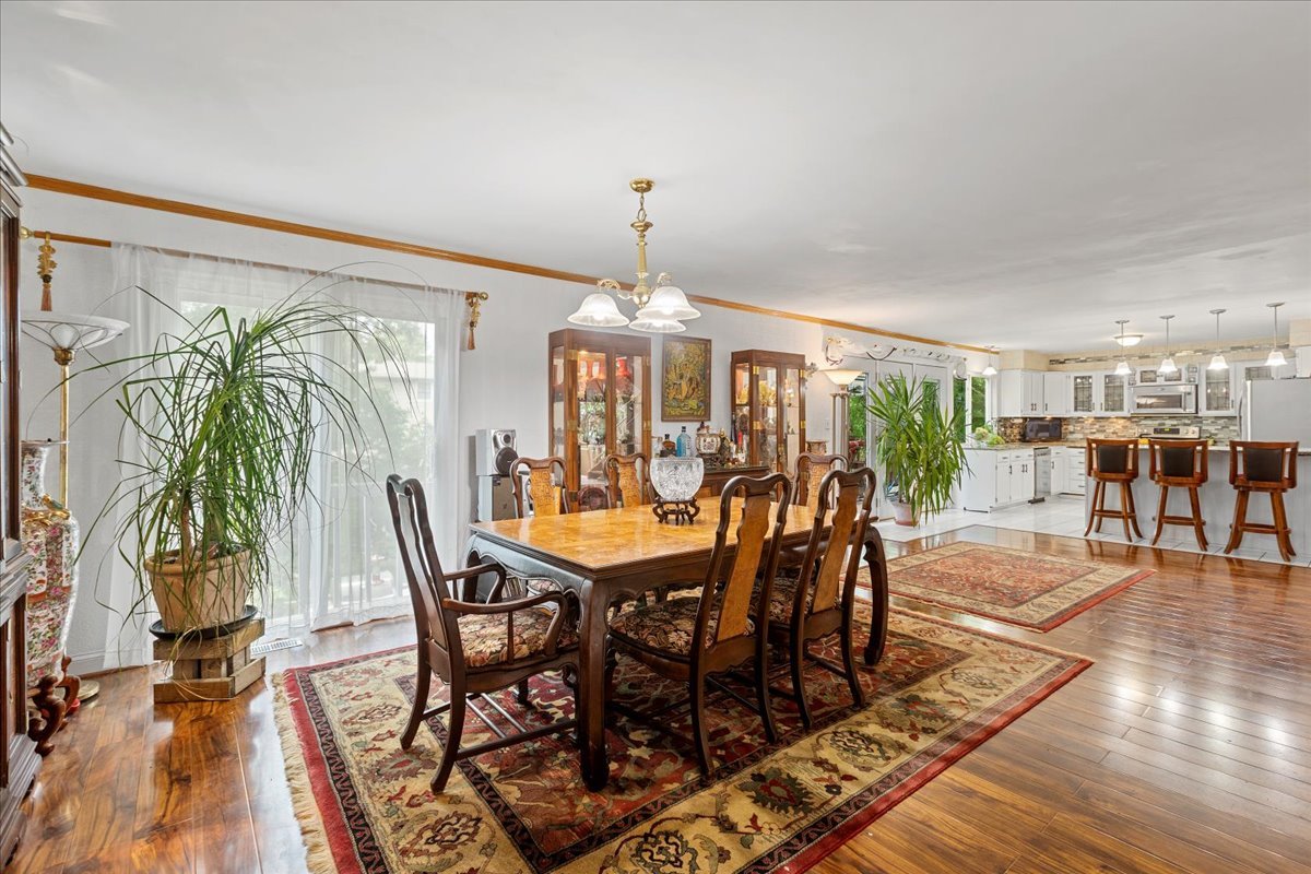 1400 N Pepper Tree Drive