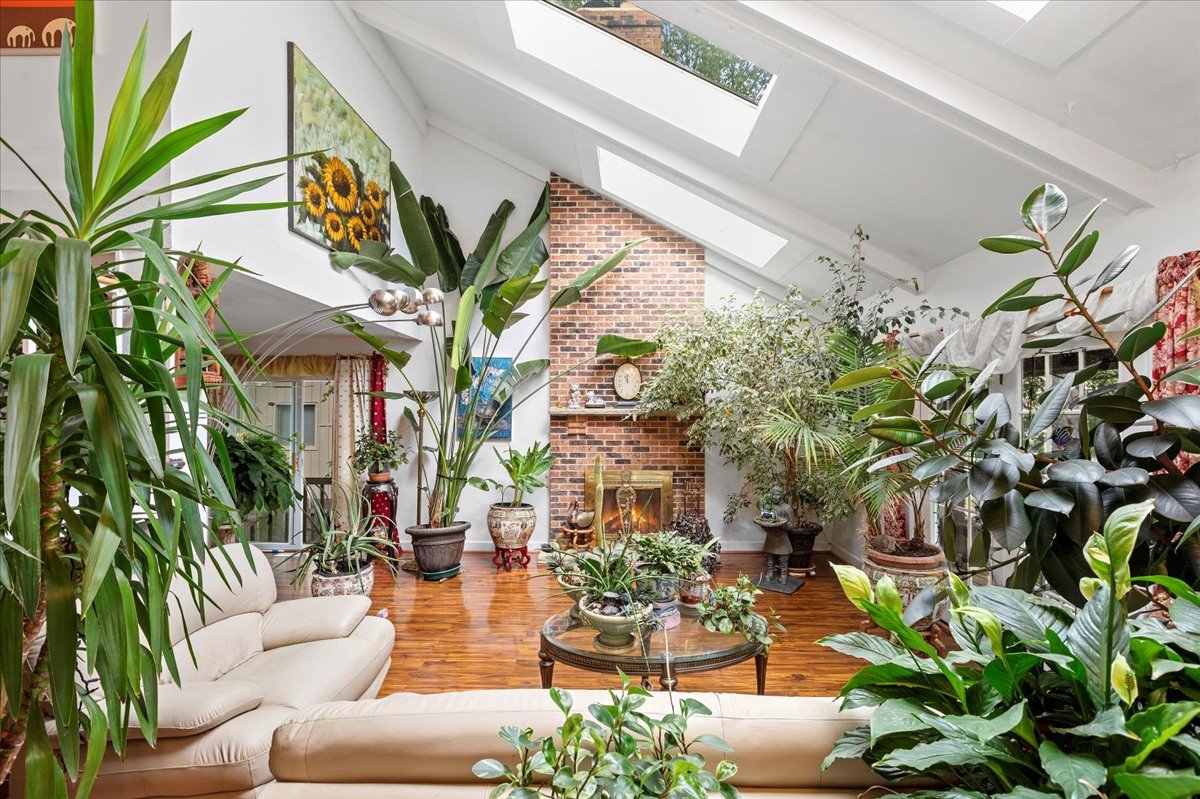 1400 N Pepper Tree Drive