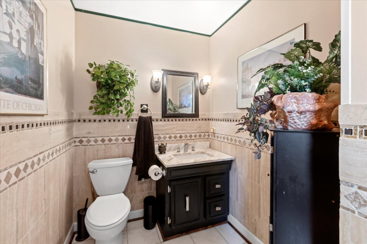 1400 N Pepper Tree Drive