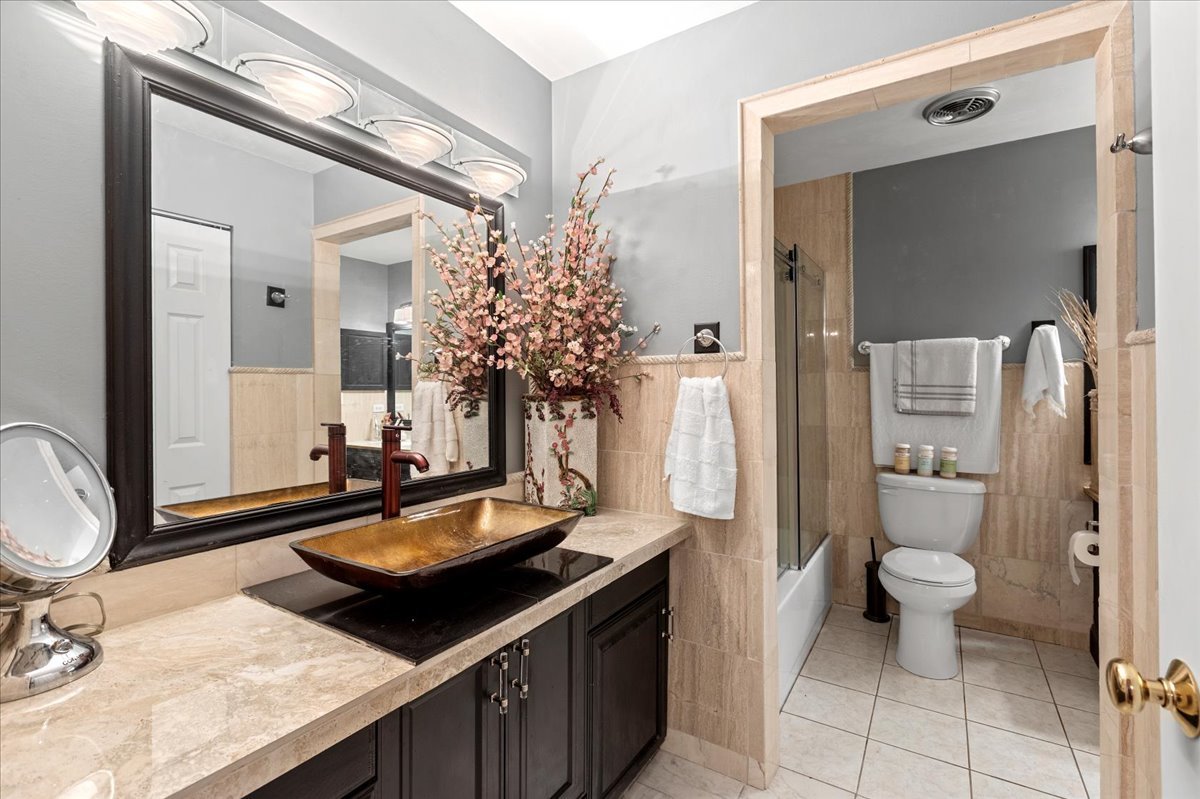 1400 N Pepper Tree Drive