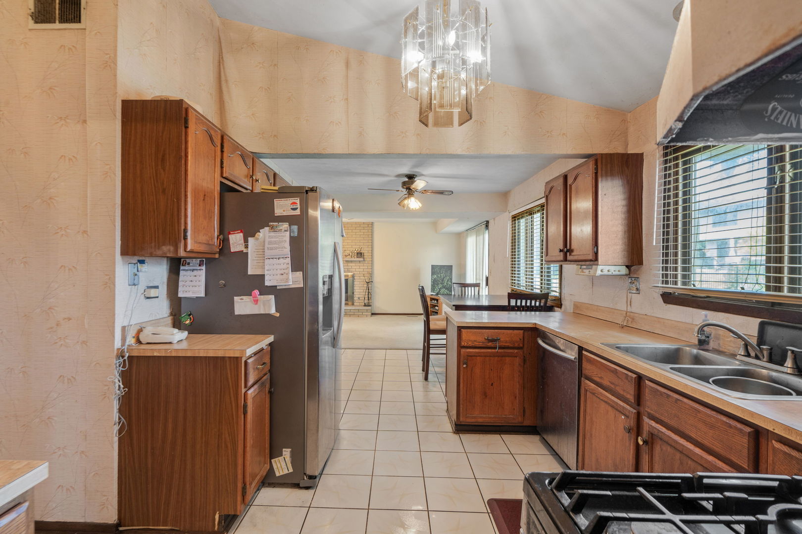 121 S Staffire Drive