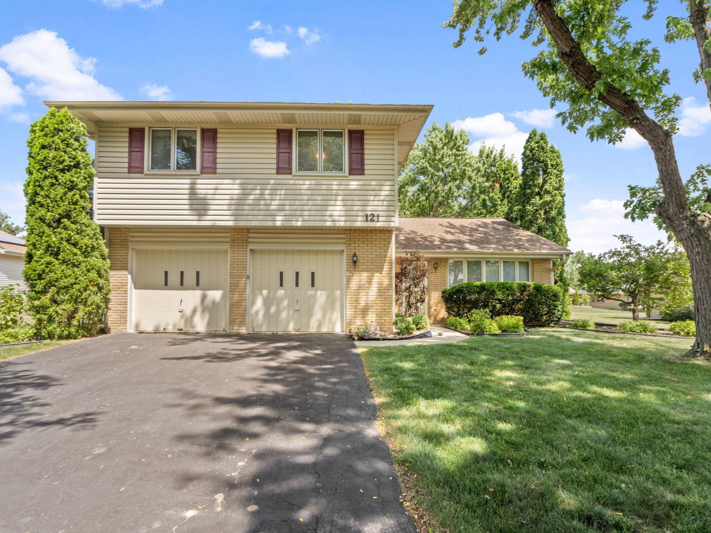 121 S Staffire Drive