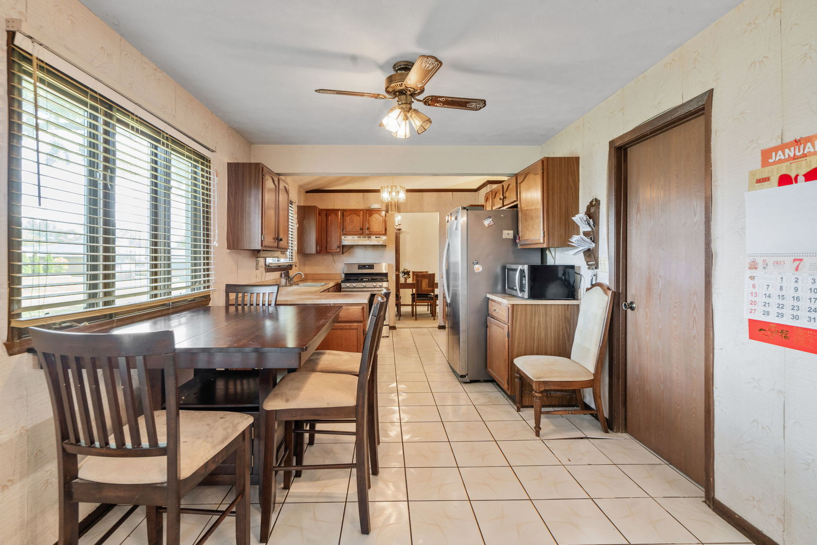 121 S Staffire Drive