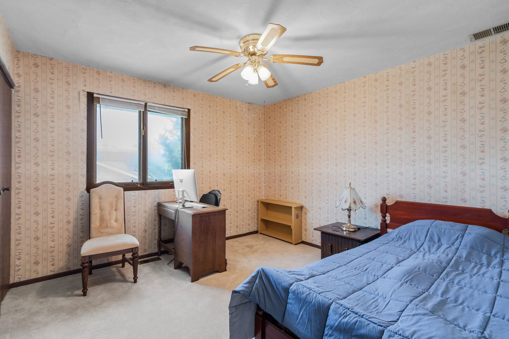 121 S Staffire Drive