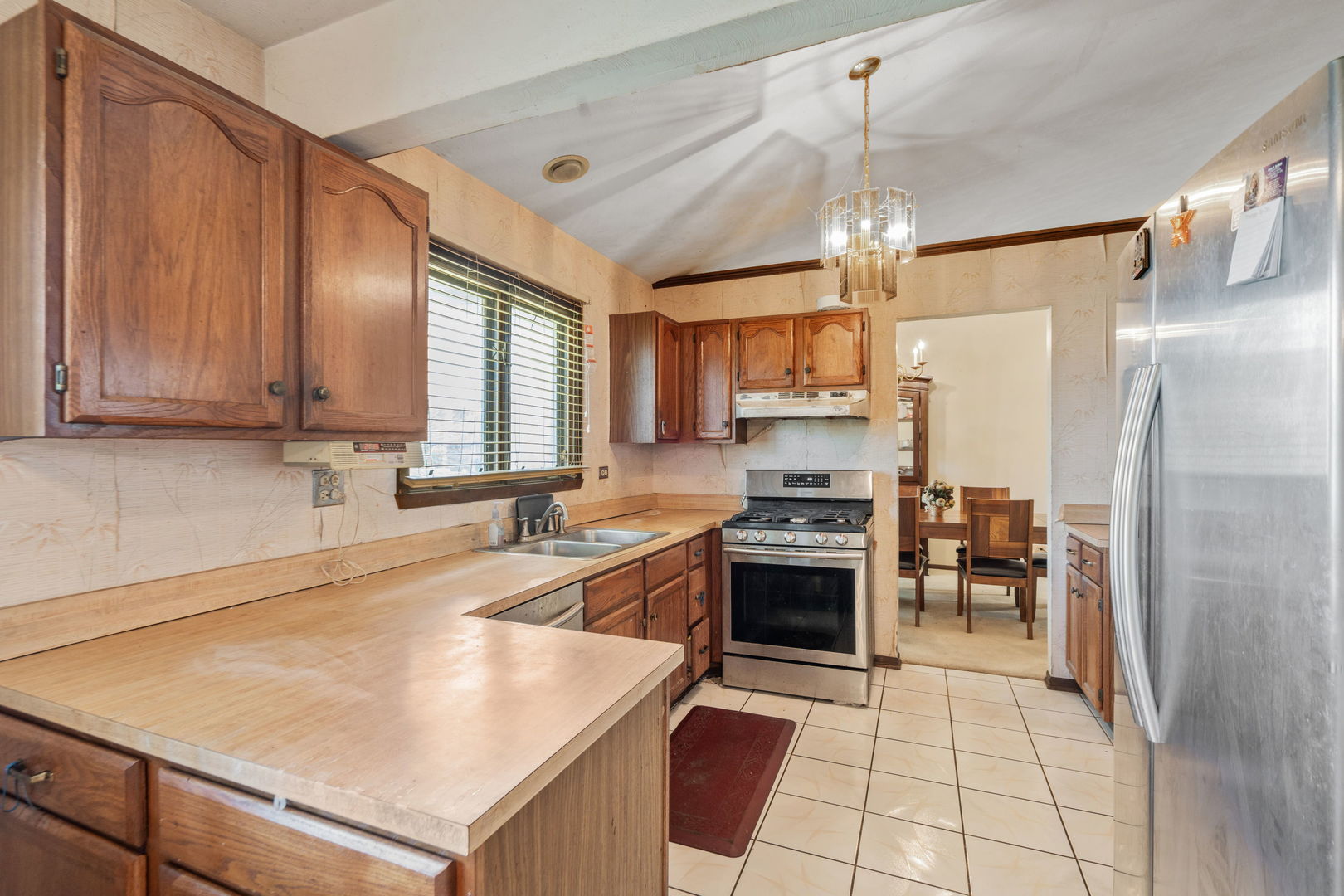 121 S Staffire Drive