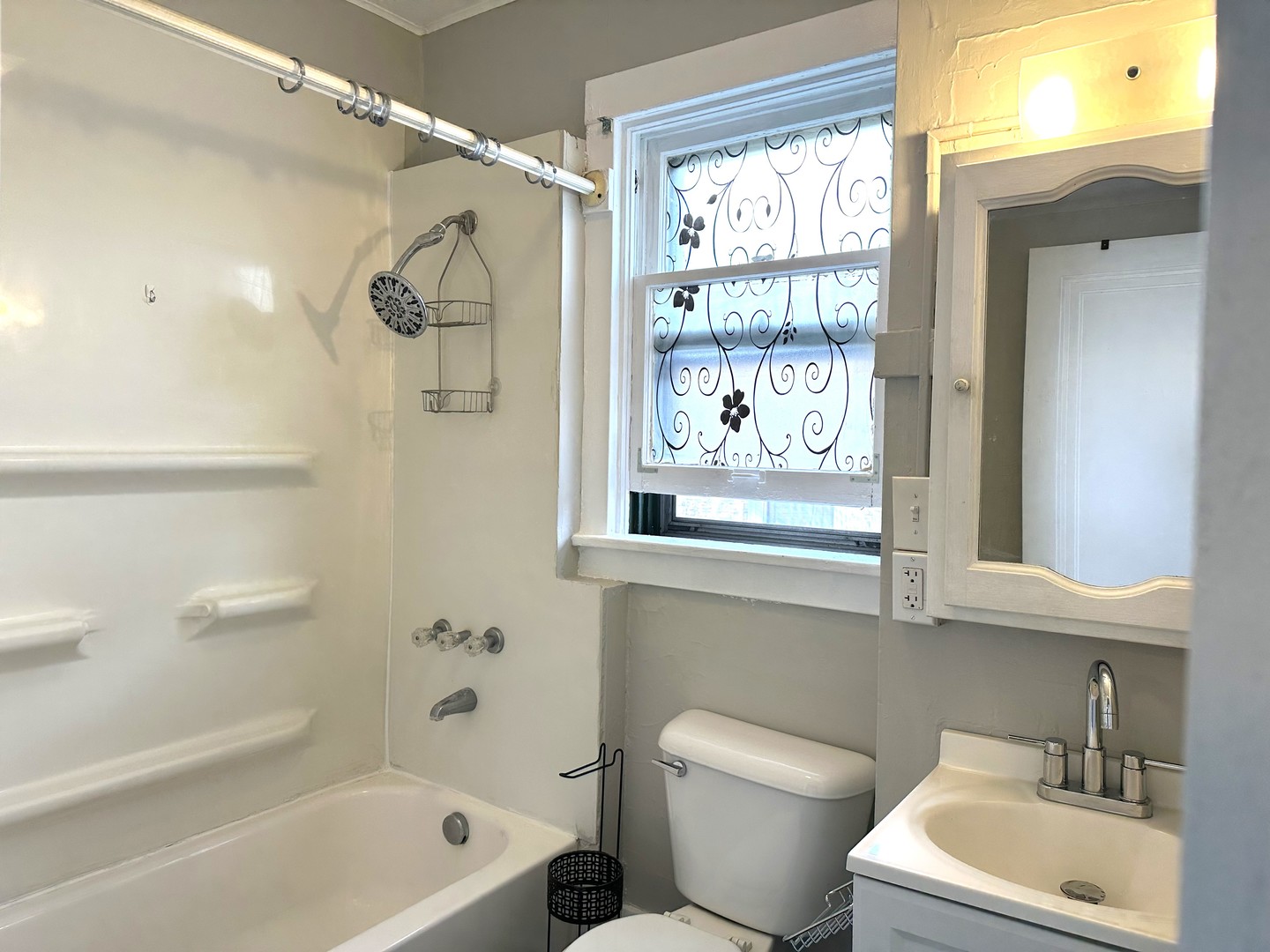 312 Fulton Street Unit: 2ndFL