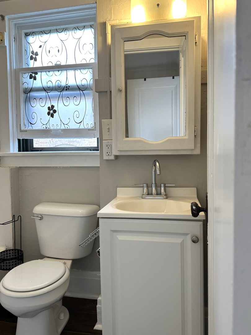 312 Fulton Street Unit: 2ndFL