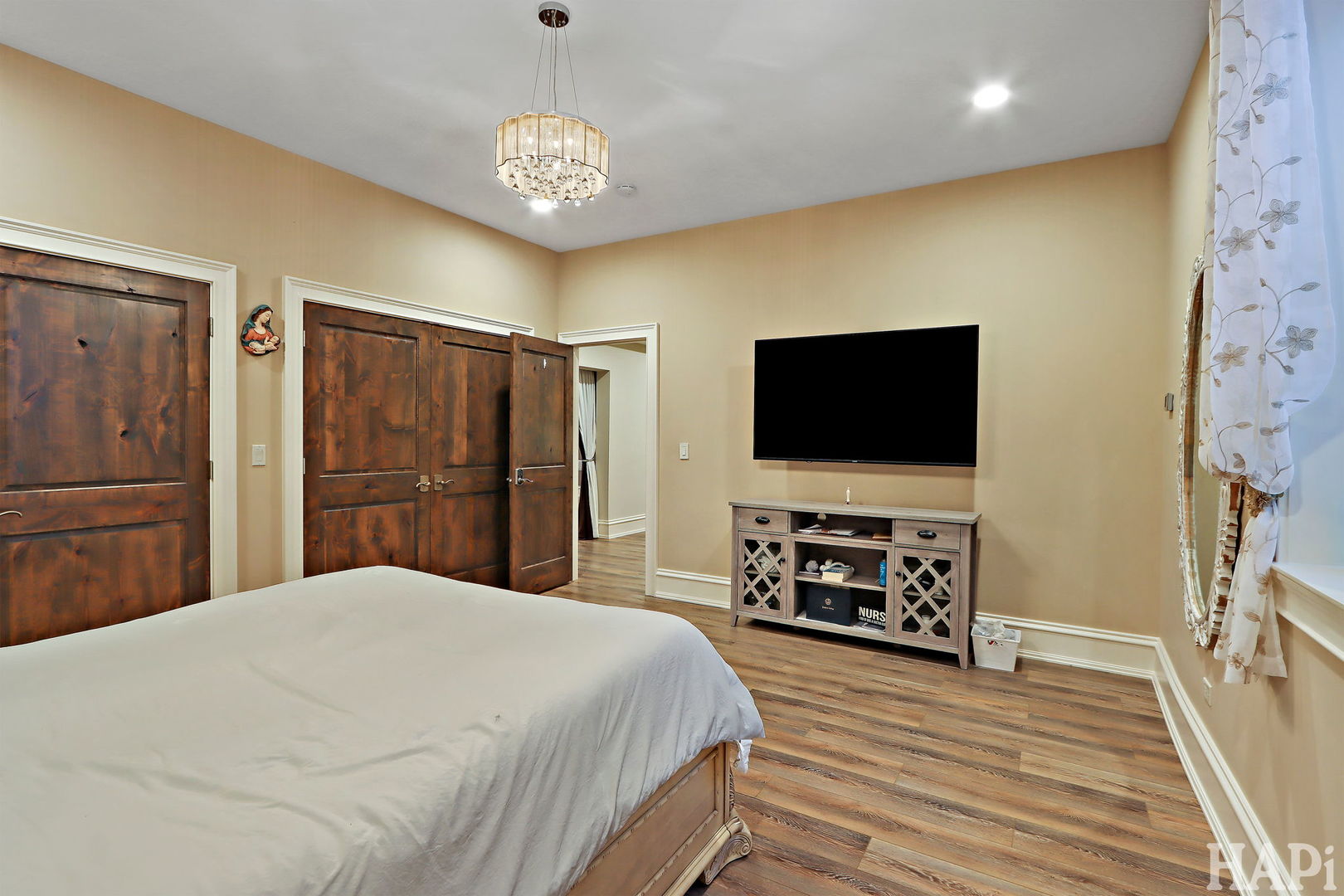 18 Enclave Court