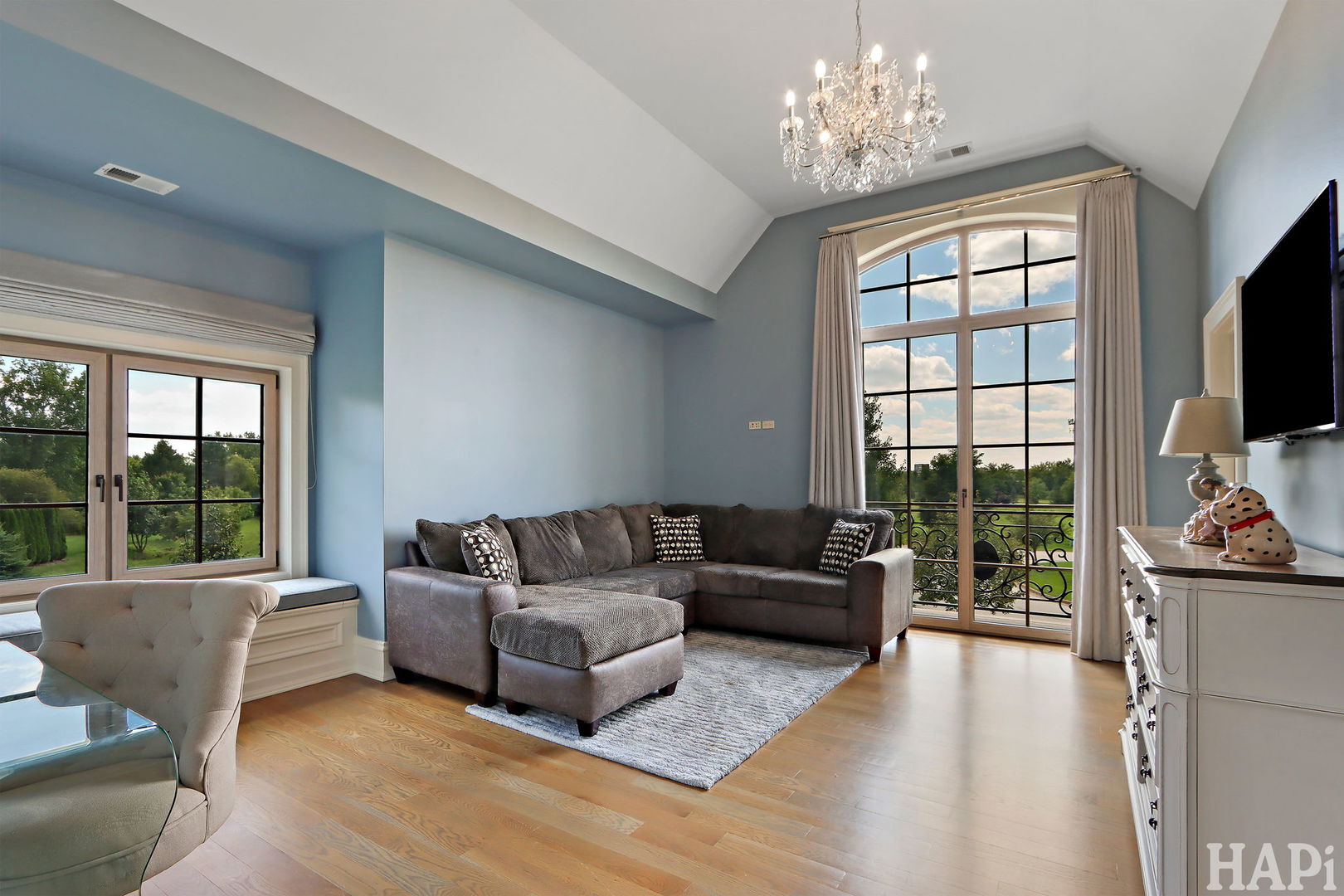18 Enclave Court