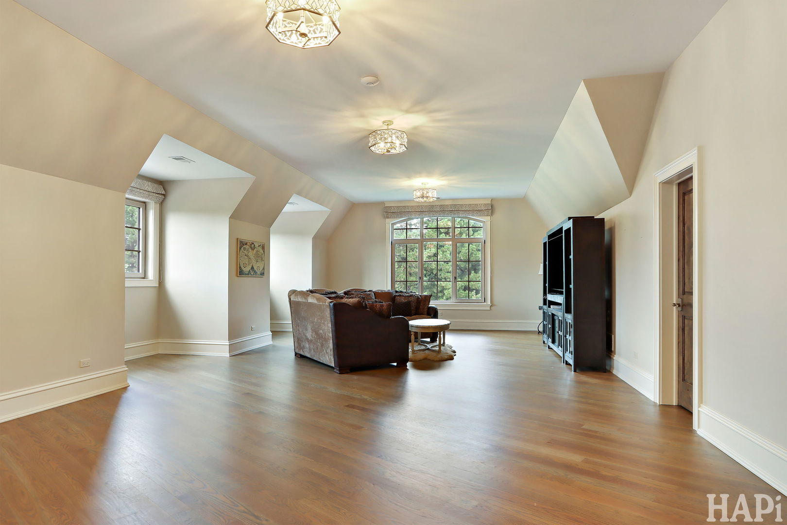 18 Enclave Court