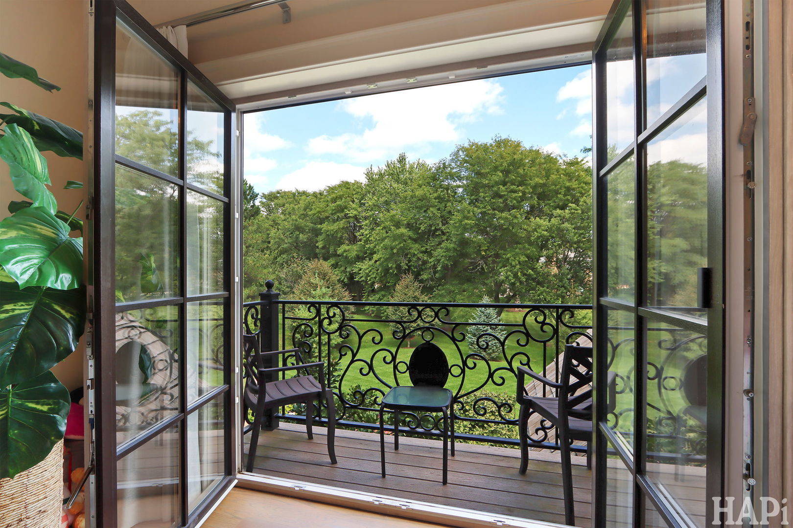 18 Enclave Court