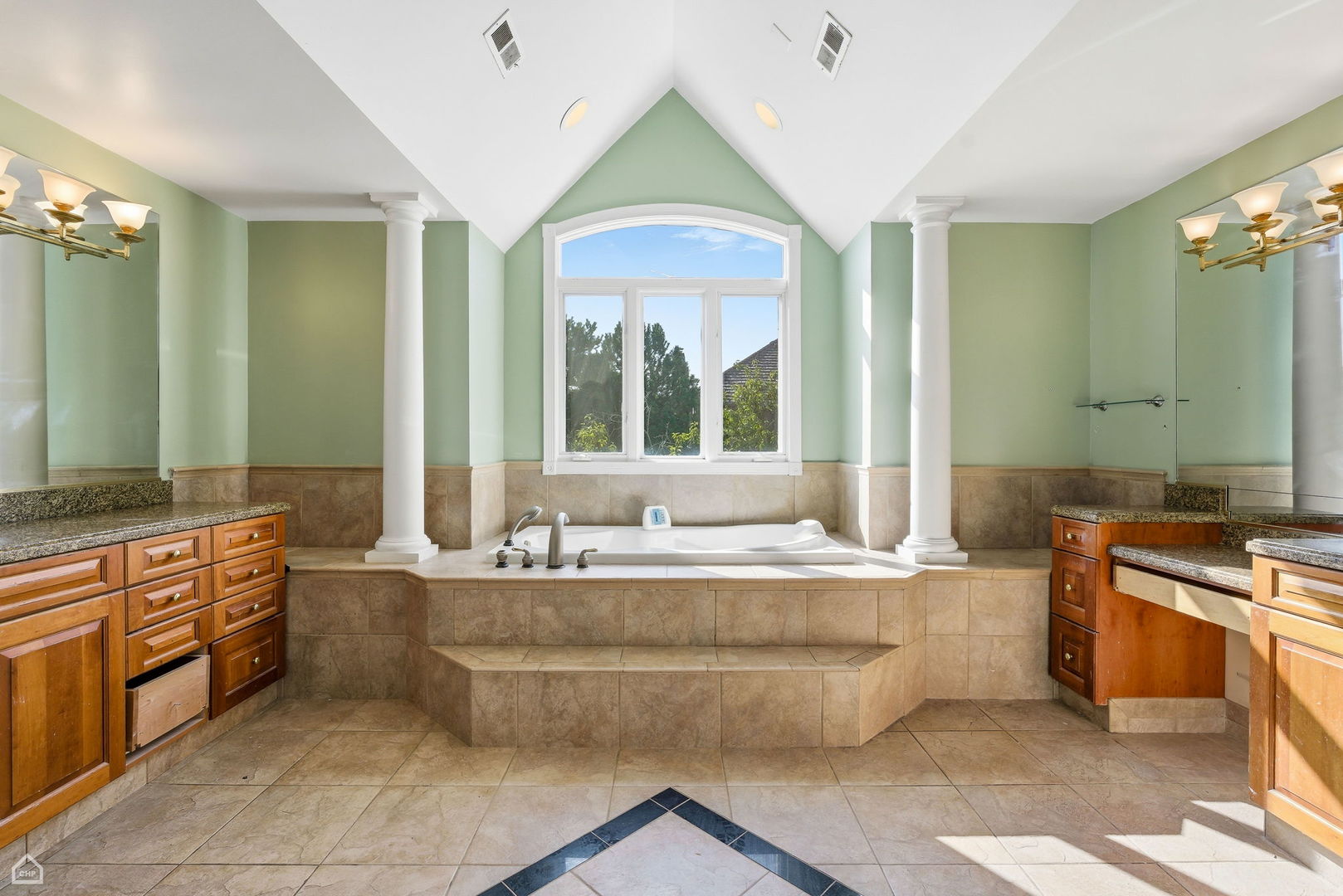 1763 Country Club Drive