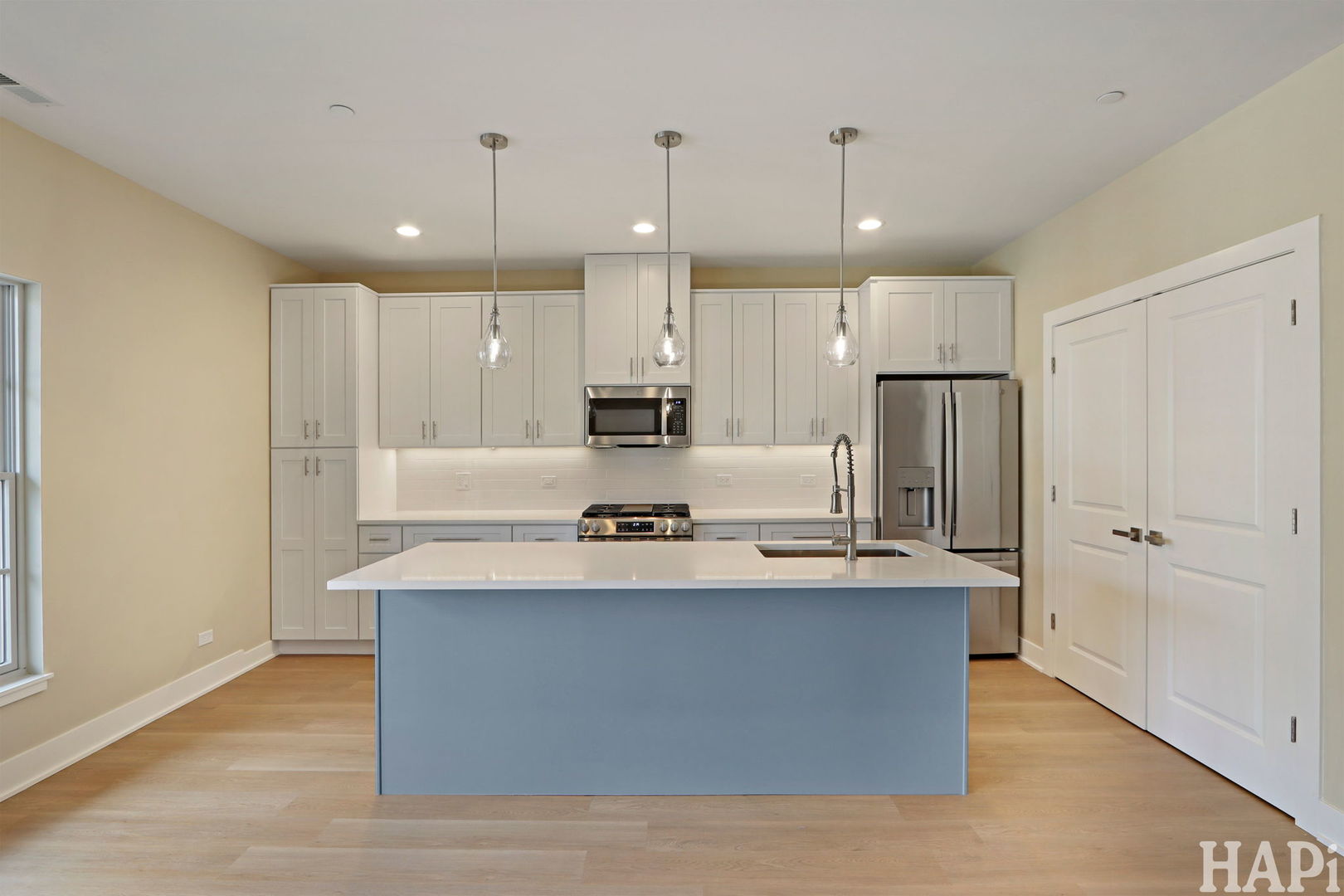 319 S Glendale Avenue Unit: 204