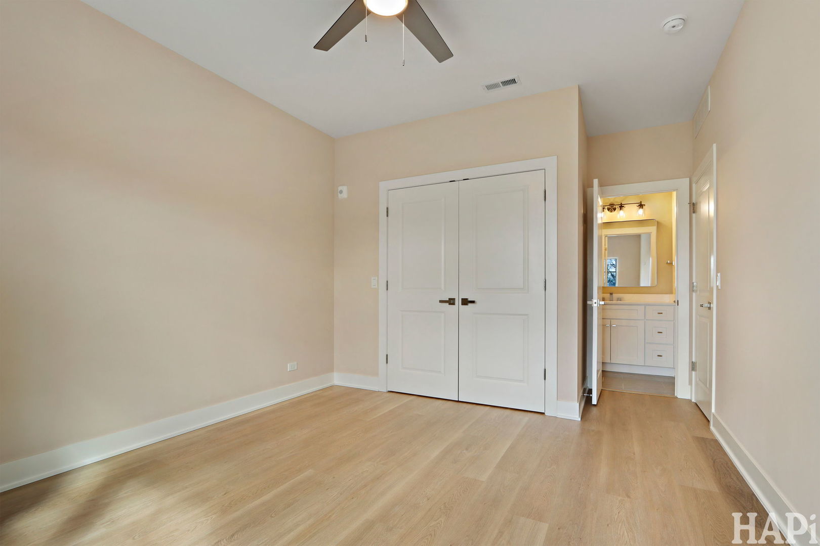 319 S Glendale Avenue Unit: 204