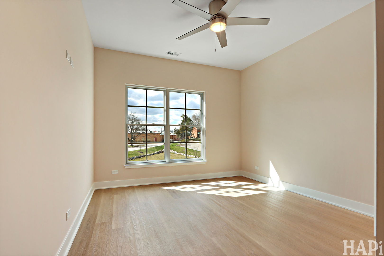 319 S Glendale Avenue Unit: 204