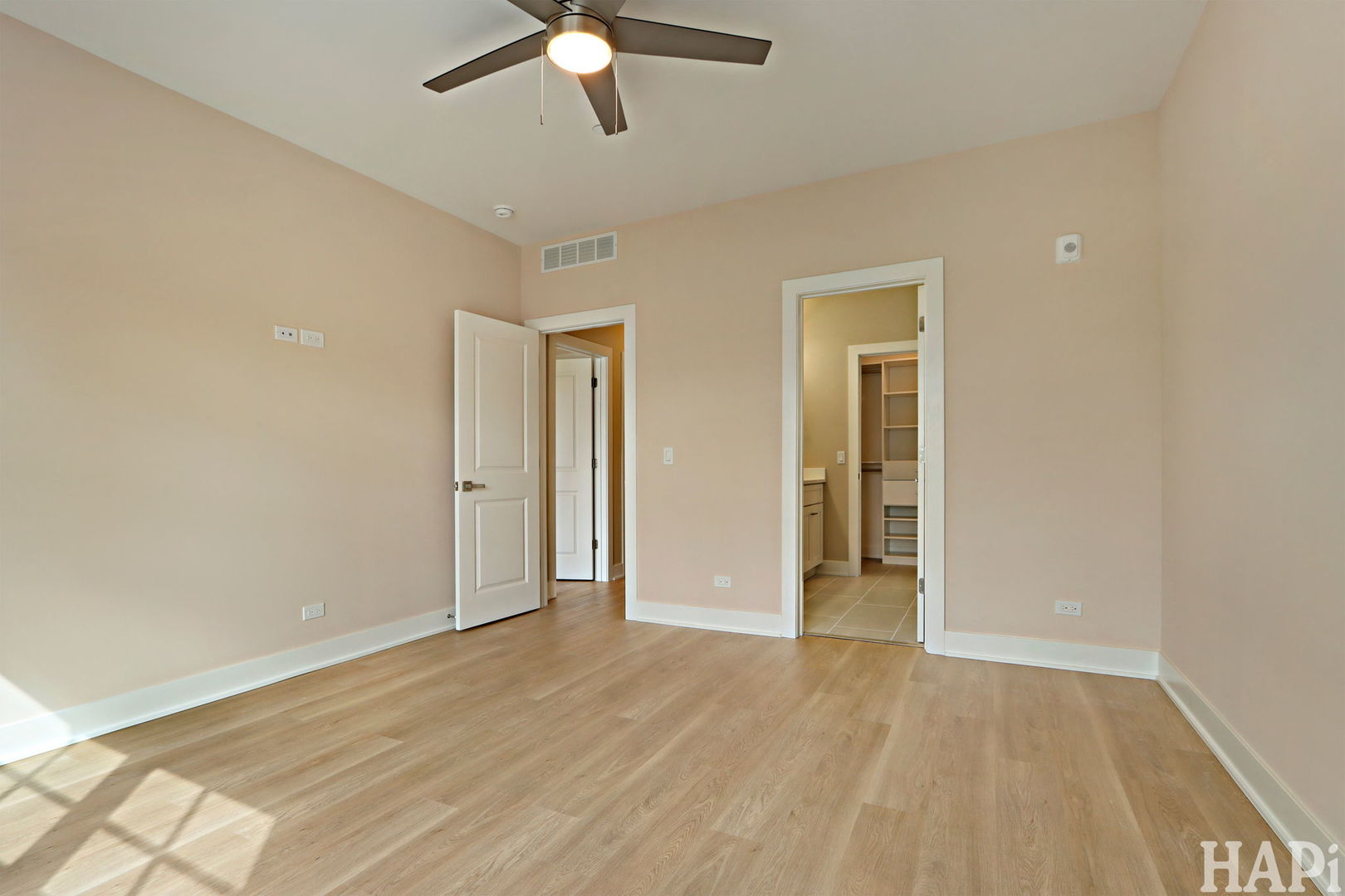 319 S Glendale Avenue Unit: 204