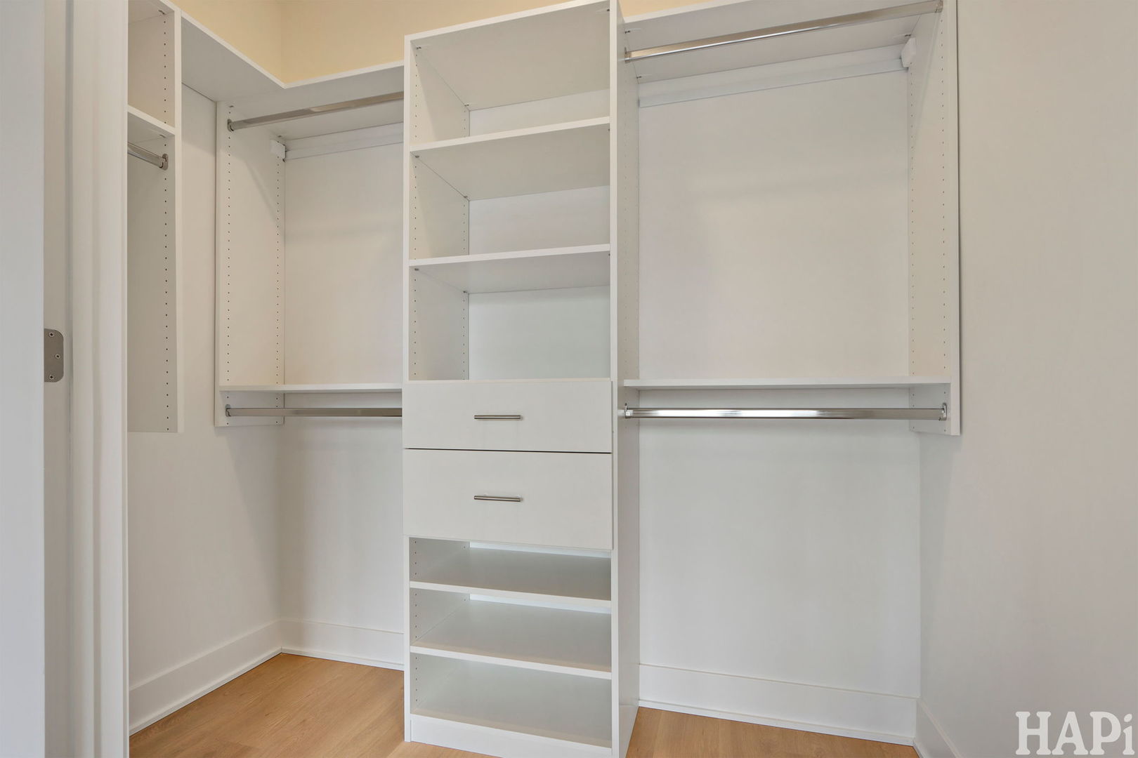 319 S Glendale Avenue Unit: 204