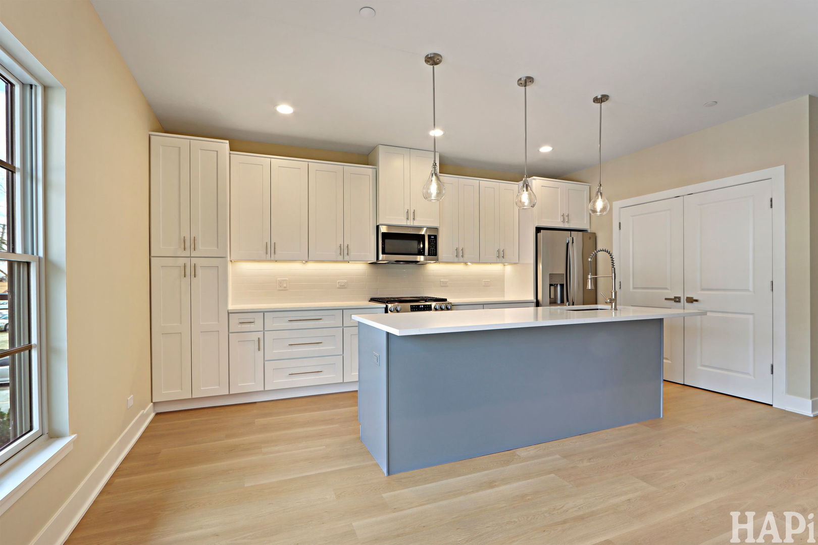 319 S Glendale Avenue Unit: 204