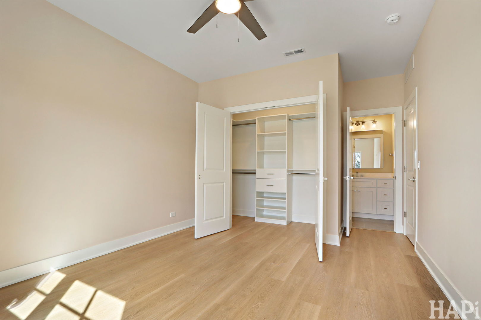 319 S Glendale Avenue Unit: 204
