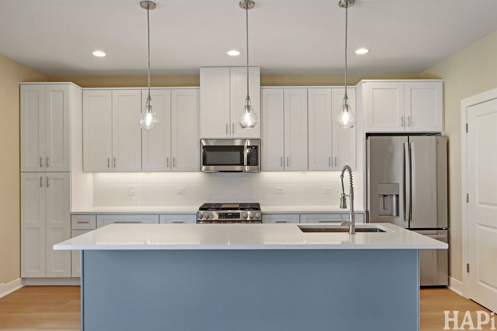 319 S Glendale Avenue Unit: 204